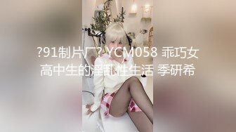 歌厅探花专攻KTV小姐姐，叫了个苗条短裤妹子两男一女3P，一前一后口交后入猛操，一个操完另一个继续