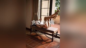 露脸漂亮小女友跪舔吃大棒棒 吐着舌头翘着屁股等我射她口里 口活堪比专业