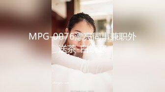 蜜桃女王被单男操出白浆