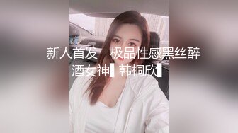  欧美小哥哥大战模特大欧妞，丰满大屁股特写粉鲍鱼，多姿势打桩