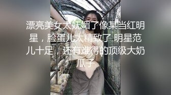 黑衣纹身妹子啪啪，舌吻摸逼调情沙发上位骑大力猛操